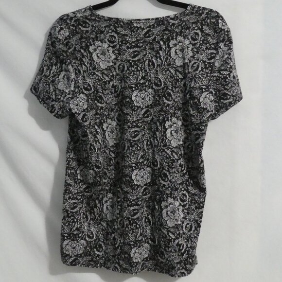 CROFT & BARROW Classic Tee | large | Floral Short Sleeve Black and White T-Shirt - Picture 2 of 15